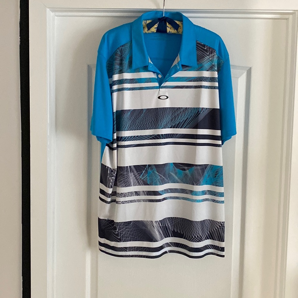 Oakley lightweight summer Men’s Polo.  Size XL/TG.